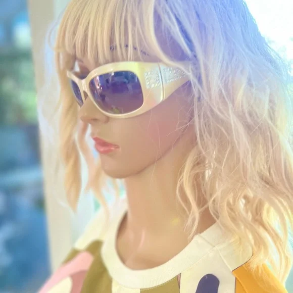 Fendi Cream Sunglasses Elegant Accessories